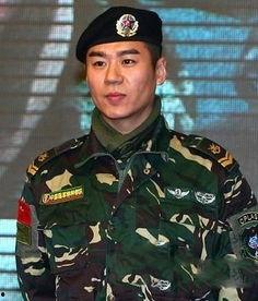 火凤凰特种兵演员图片,英勇无畏的战士风采再现