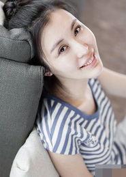 王石现任女友照片,优雅气质，神秘面纱下的时尚佳人